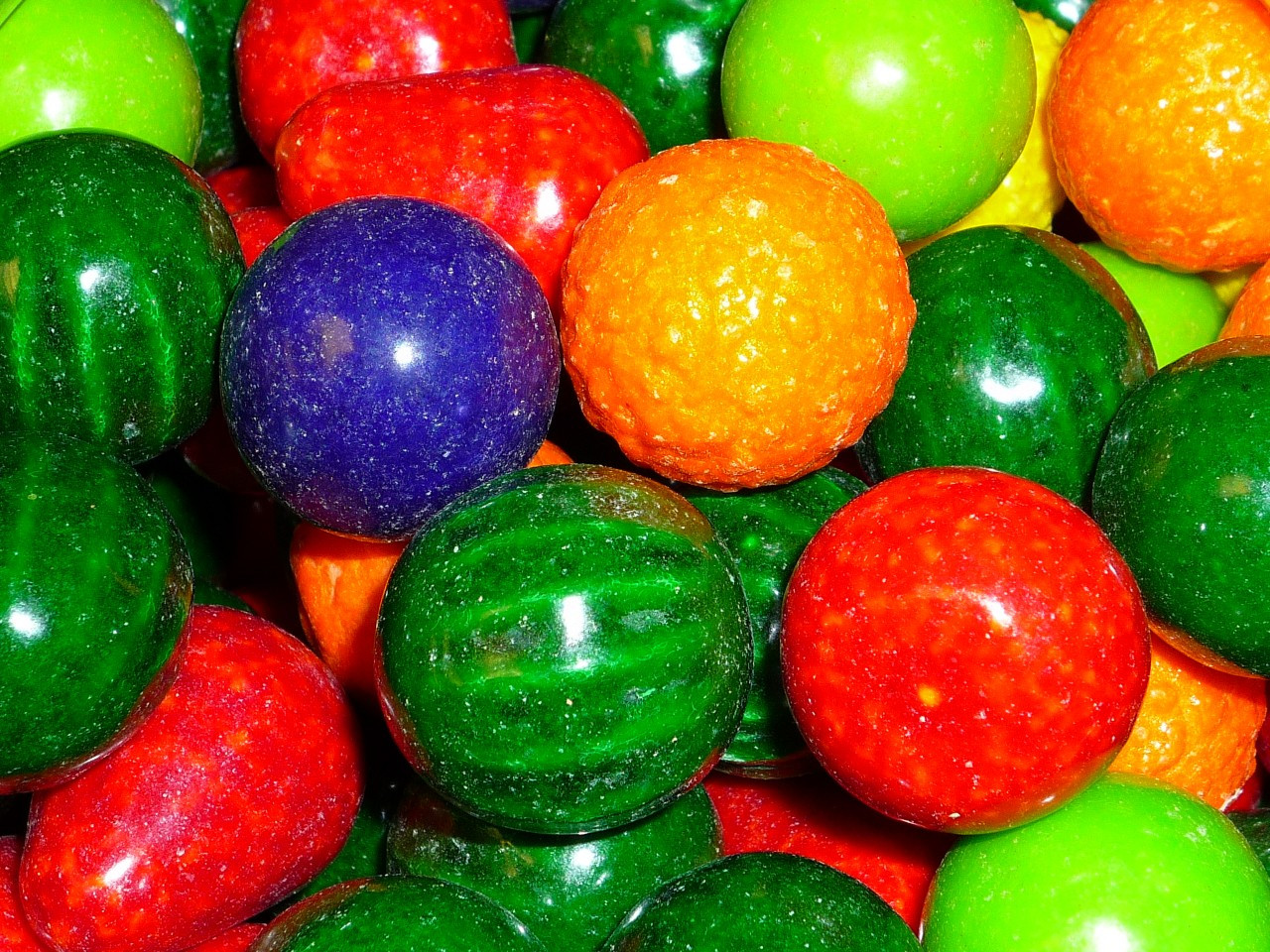 Seedlings Candy Filled Double Bubble Gum Balls 1LB (453g) About 48 pieces