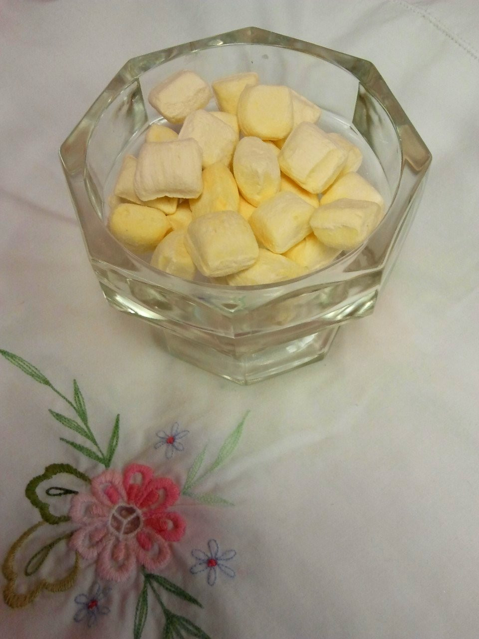 Ministry of Candies - Flavours Miniature Marshmallows (Pink & White) H