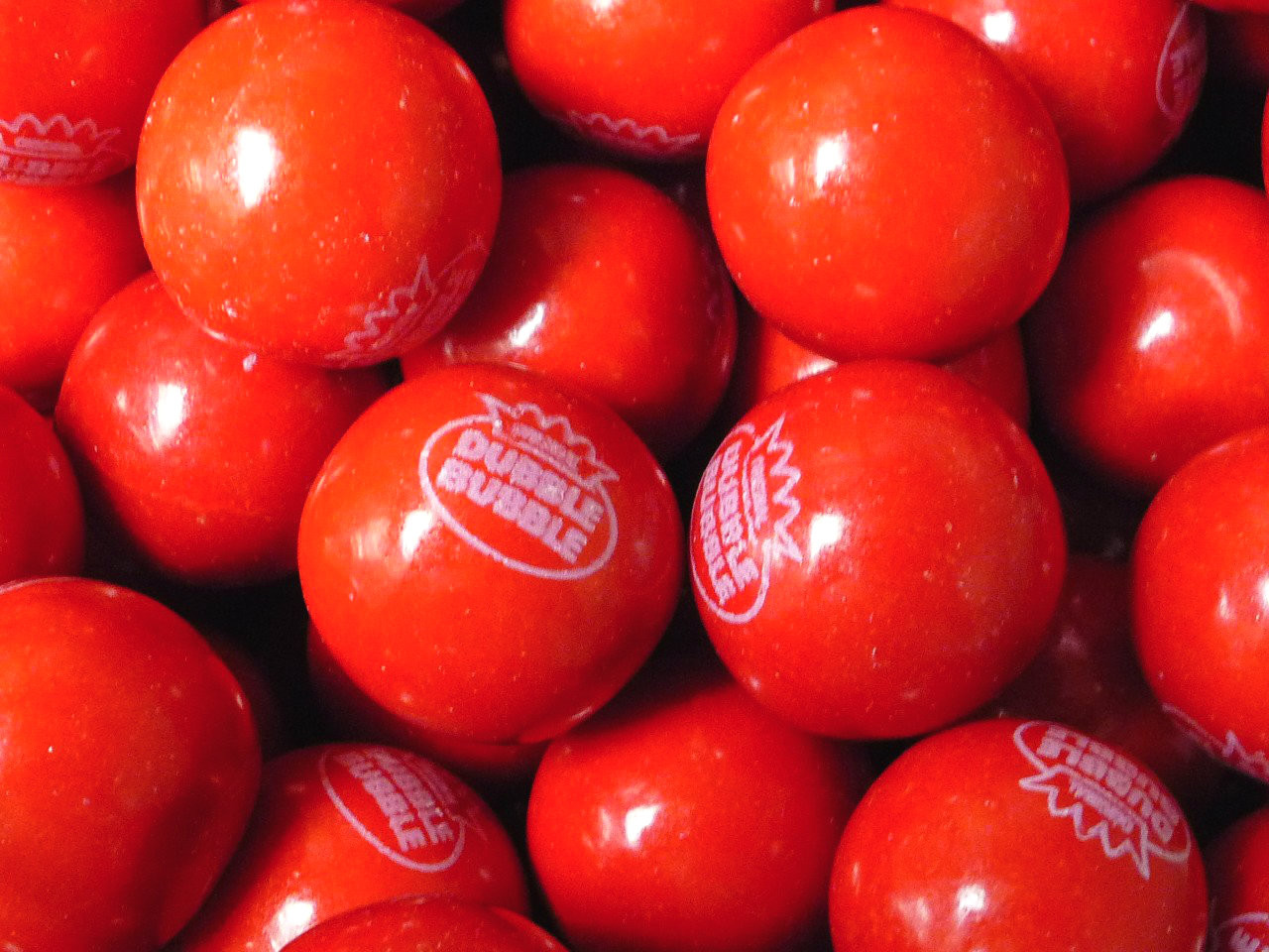 Hot Chew Cinnamon Dubble Bubble Gum Balls 1 Pound 453g about 55