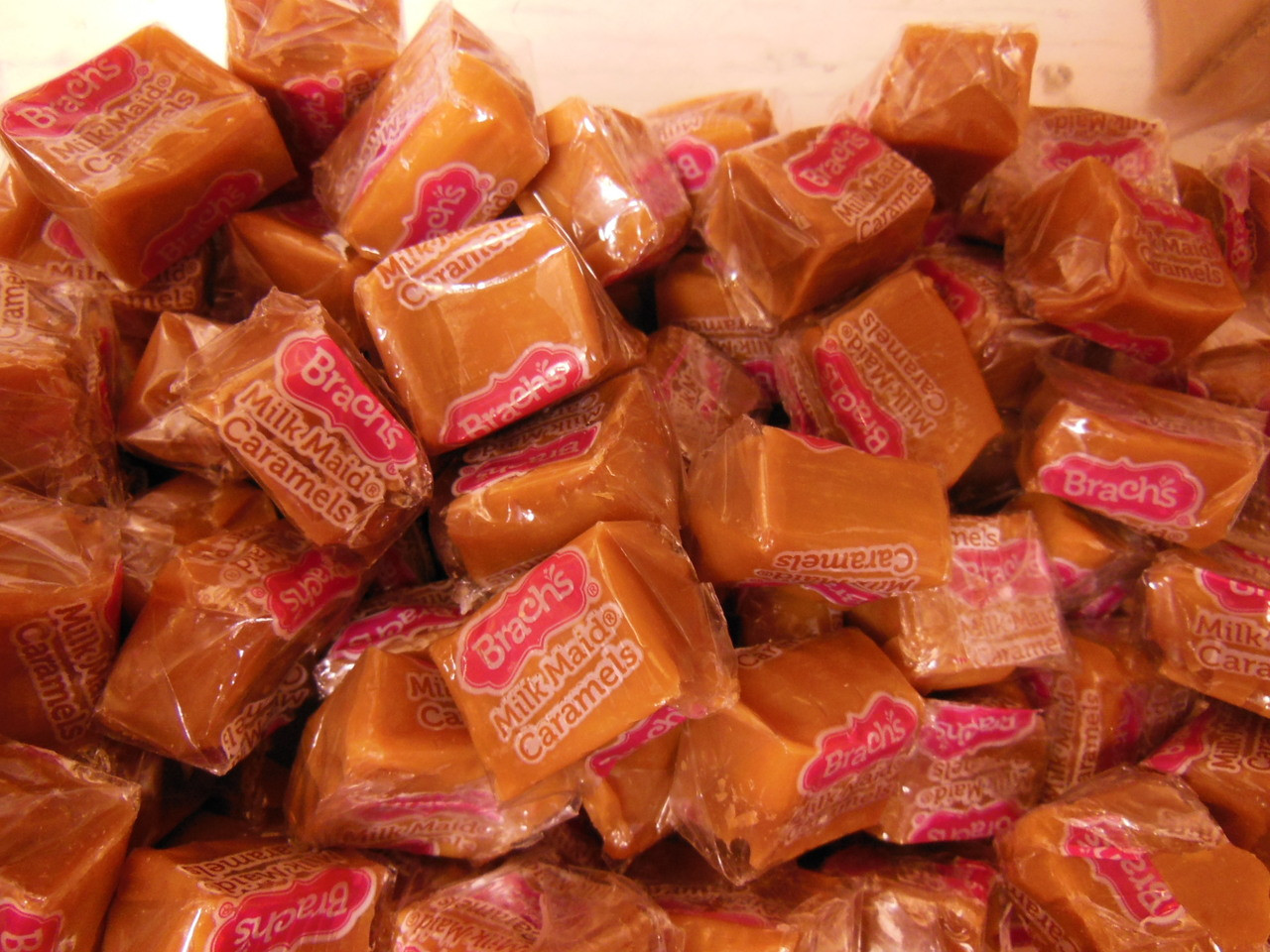 BRACH'S® Milk Maid® Caramels 1Lb (453g) Great for caramel apples! - Boyd's Retro  Candy Store Store
