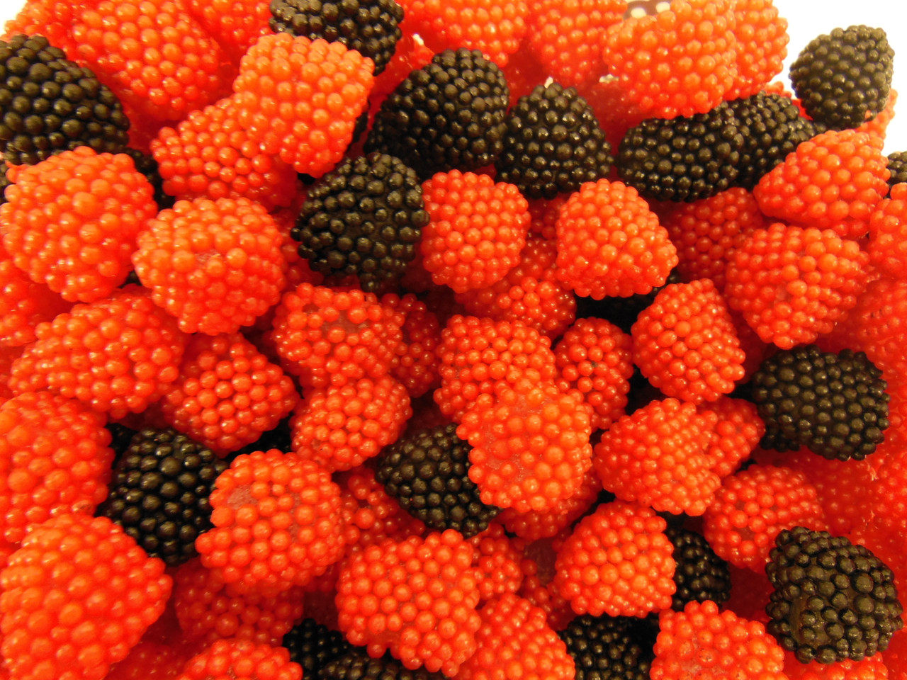 Haribo Berries 1 LB (453g)Red and Black Raspberry Flavored Gummies