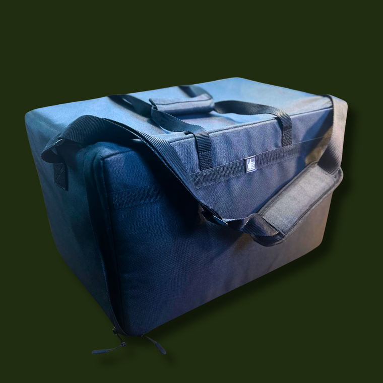 Side profile of the Kopf Percussion deluxe black cajon bag with durable zippers and reinforced stitching.