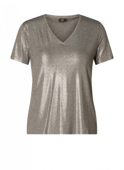 Yest_Genelia_Essential_Tee_lamisaru