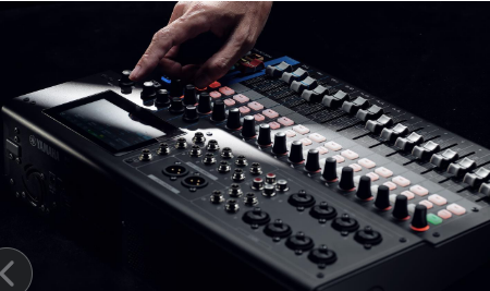 Yamaha MGX16 B - 22-Channel Digital Mixing Console, Black