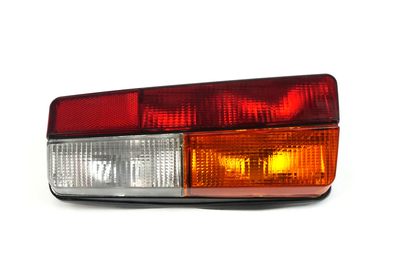 Passenger side tail light assembly with gaskets
FIAT Spider 2000 and Pininfarina - 1979-1985

Auto Ricambi
RS7-483-R, 4425403 5936289