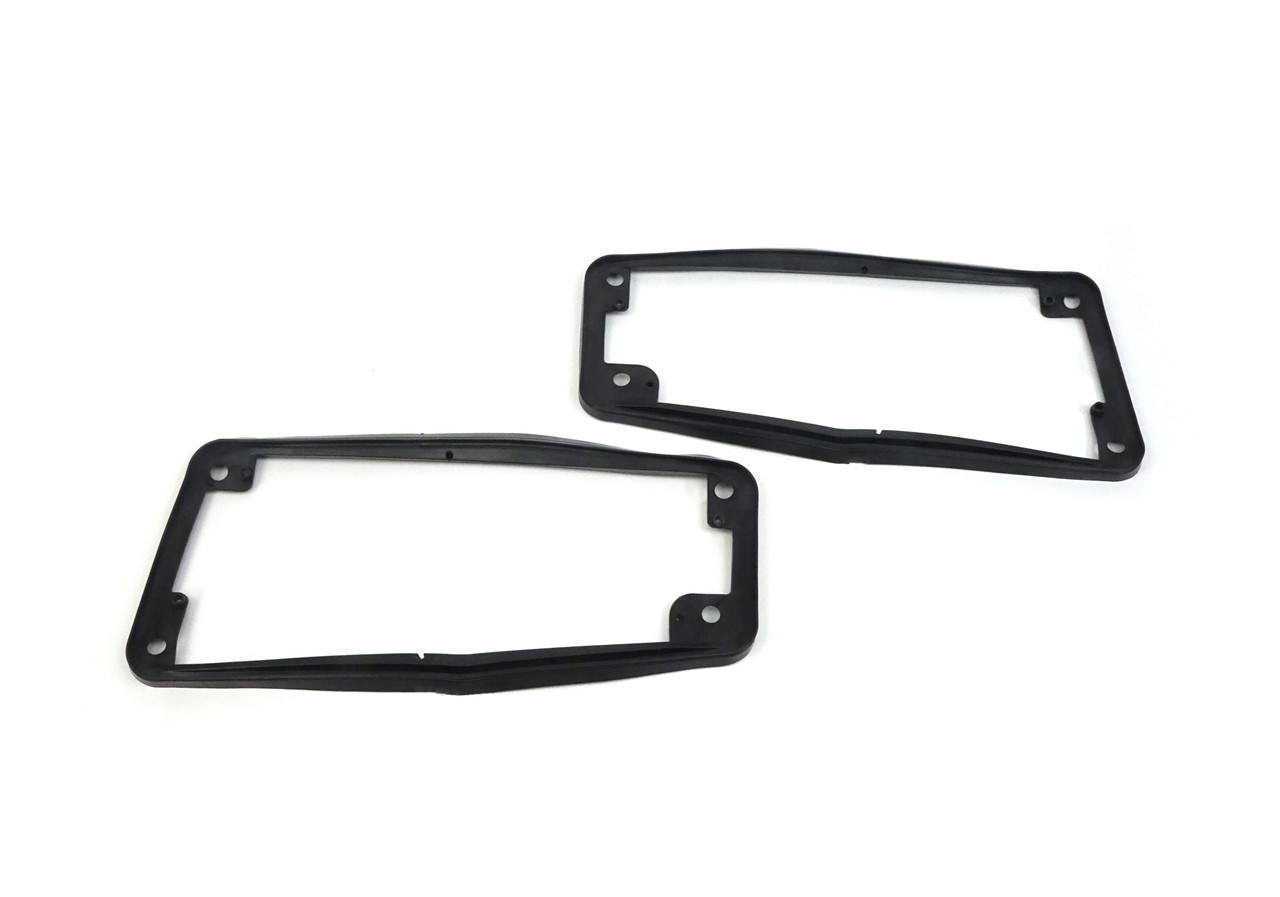 Driver (left) and passenger (right) side taillight to body gaskets
FIAT Spider 2000 and Pininfarina - 1979-1985
Auto Ricambi
RS7-489, 9936065, 9936064