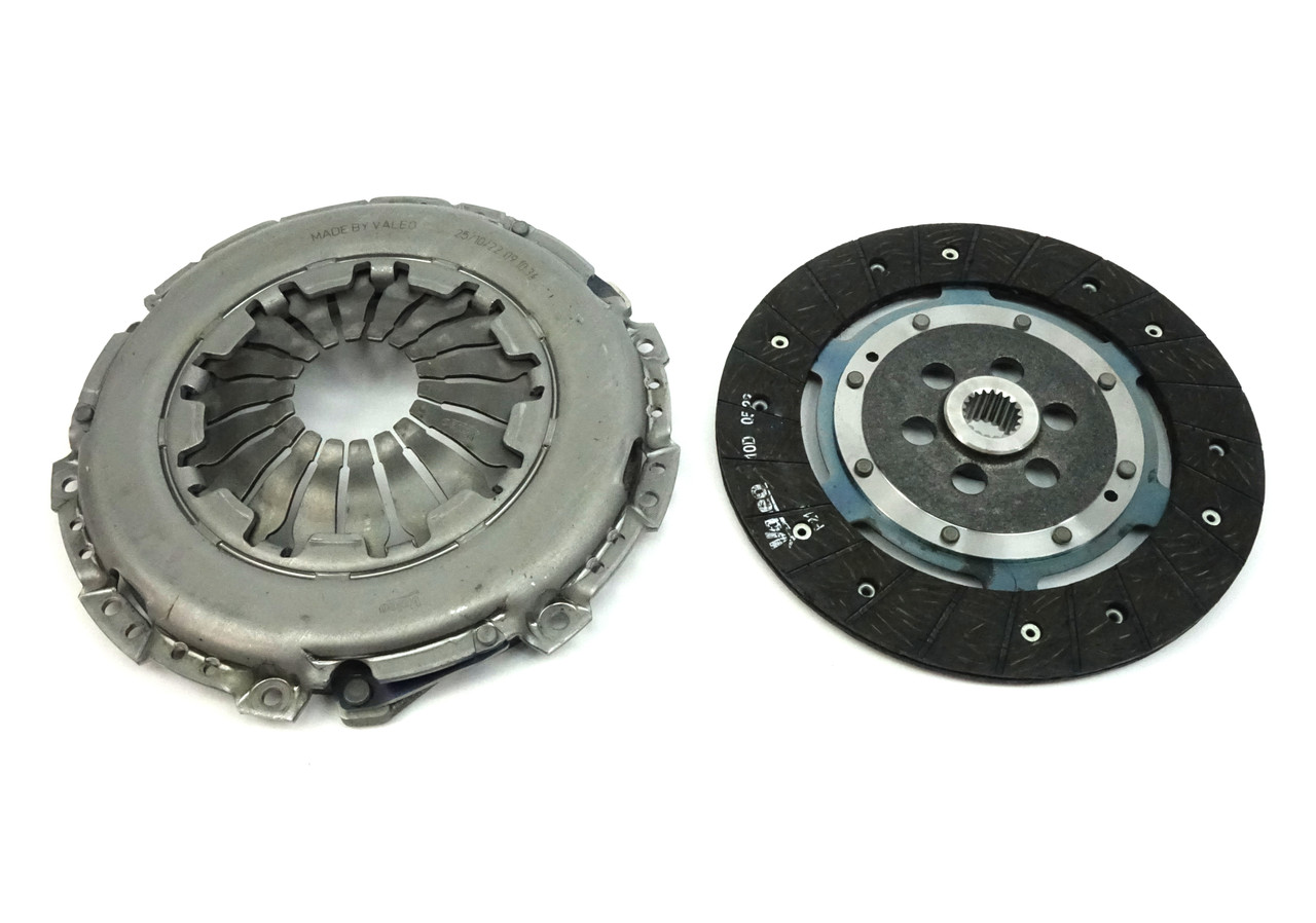 OEM factory original Valeo clutch kit 
2012-2019 FIAT 500 Abarth and Turbo - 2 door models with C510 transmissions and internal slave cylinder

 
This fits all FIAT 500 models with the 8th character of “H" in the VIN
(H=Turbo engine code)
- Auto Ricambi - 
5CL110, 5106210AA   55219388