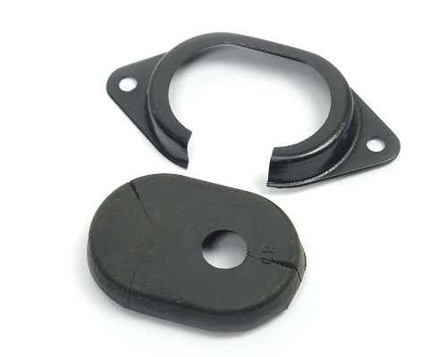 Large panel grommet and metal surround - NOS
FIAT 124 Spider, Spider 2000 and Pininfarina - 1966-1985
FIAT 124 Sport Coupe - 1967-1975
- Auto Ricambi
RS1-098, 4310648 rubber, 4240058 surround Large panel grommet and metal surround - NOS
FIAT 124 Spider, Spider 2000 and Pininfarina - 1966-1985
FIAT 124 Sport Coupe - 1967-1975
- Auto Ricambi
RS1-098, 4310648 rubber, 4240058 surround