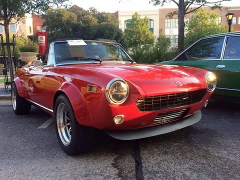 Front air dam on FIAT 124 Spider