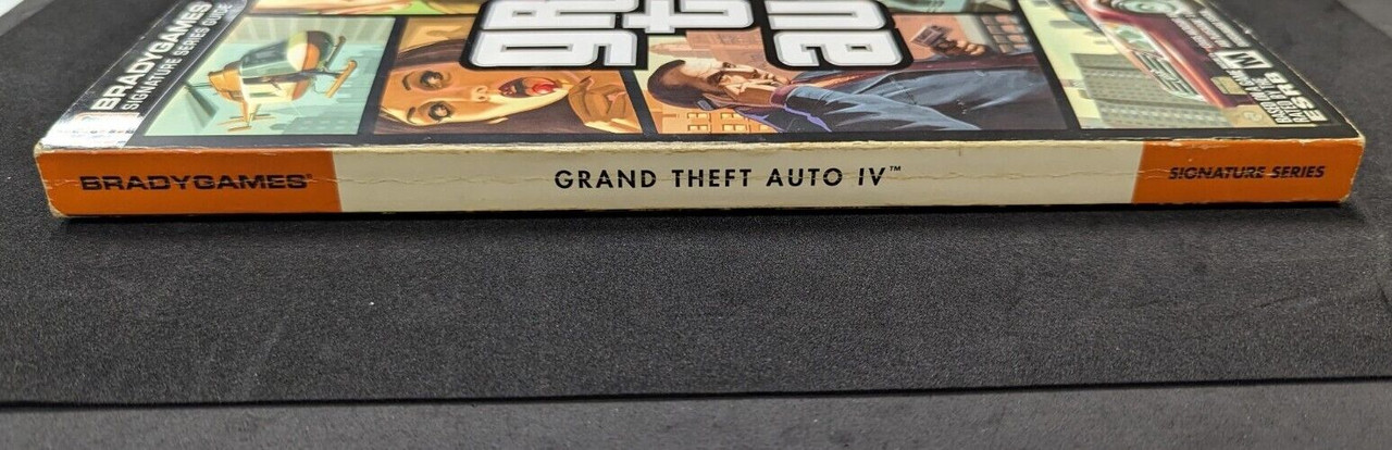 Grand Theft Auto IV 4 GTA IV Strategy Guide Brady Games Complete with Map