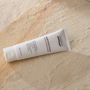 Natural Look Immaculate Dermoscrub Facial Exfoliation 125ml Natural Look Immaculate Dermoscrub Facial Exfoliation 125ml