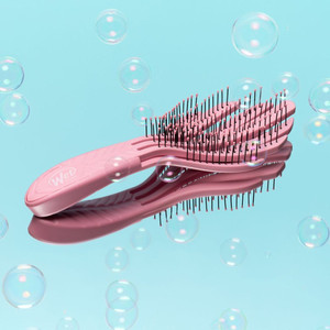 WetBrush Go Green Curl Detangler Pink