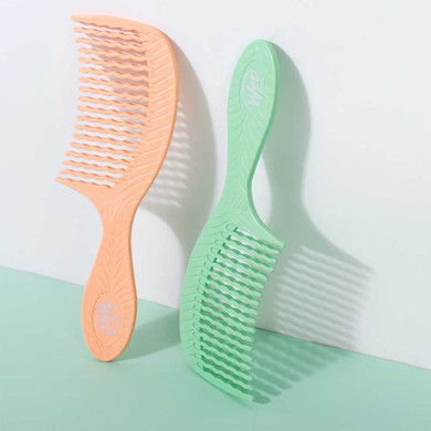 WetBrush Go Green Treatment Comb - Coconut Oil Infused