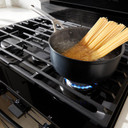 Whirlpool® 30-inch Smart Gas Range with True Convection, Steam/Self Cleaning, Rapid Preheat 5.3 CuFt Capacity WFGS7530RB