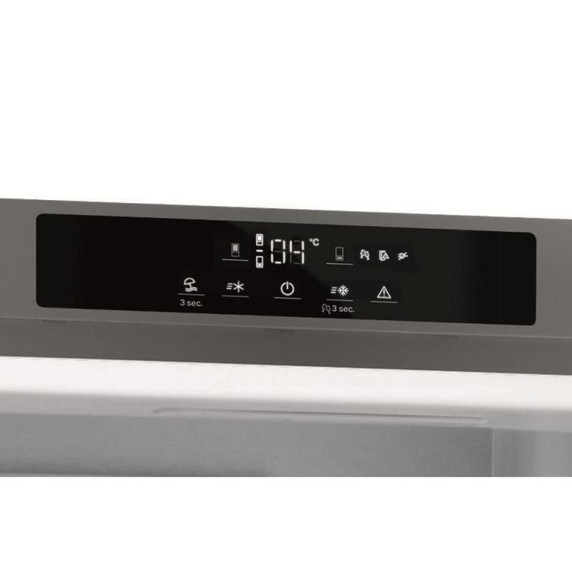 Bottom-Mount Refrigerator 24-inches wide URBC5024PZ