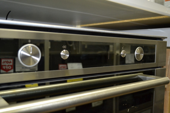 Clearance - Whirlpool WOS52EM4AS Single Wall Oven, 24 inch Exterior Width, Convection, 2.6 cu. ft. Capacity, Stainless Steel colour