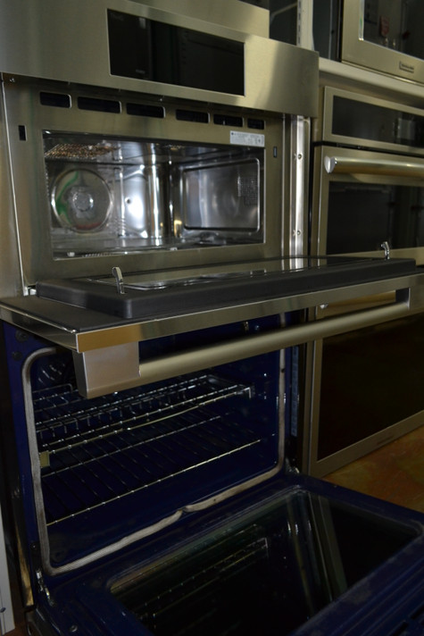 Clearance - *Refurbished* LG STUDIO 1.7/4.7 cu. ft. Combination Double Wall Oven with Air Fry
