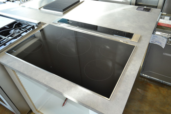 Clearance - 36-inch downdraft extractor optional external or internal motor for maximum versatility. *Cooktop not included*