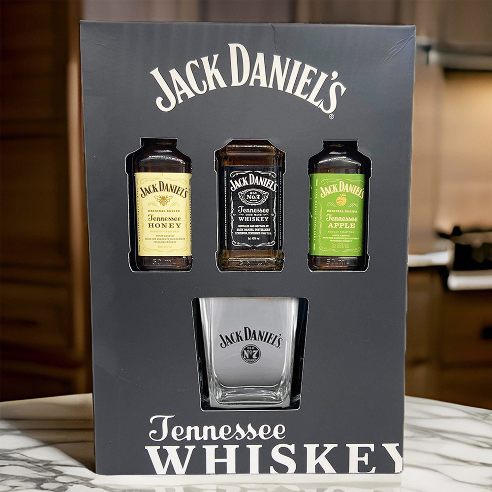 Jack Daniel's ウイスキー 3本セット Jack Daniel's Whiskey Trio and Glass Gift Set | Menkind