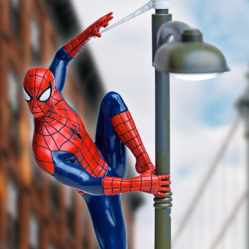 Marvel Spider-Man Figurine Desk Lamp