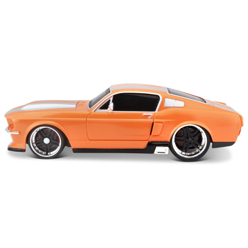Remote Control 1967 Ford Mustang in 1:24 Scale