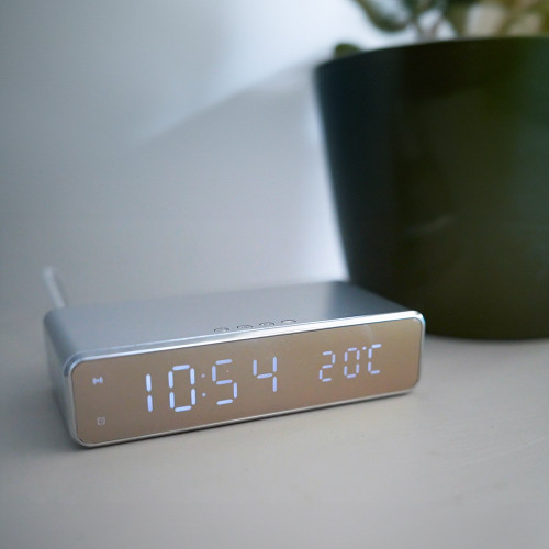 RED5 Wireless Charging Silver Alarm Clock