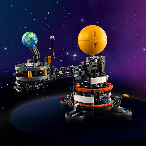 LEGO Technic: NASA Planet Earth and Moon in Orbit