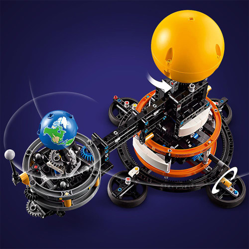 LEGO Technic: NASA Planet Earth and Moon in Orbit