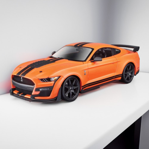 Ford Mustang Shelby 2020 1:24 Scale Model by Bburago