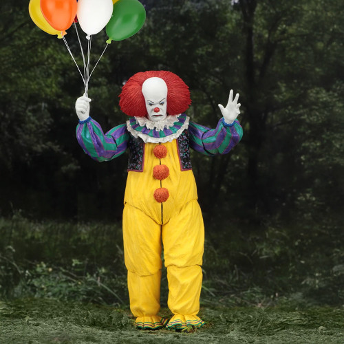 IT 1990 Pennywise Ultimate 7" Figure