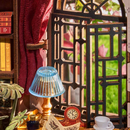 Silent Corner Book Nook Kit