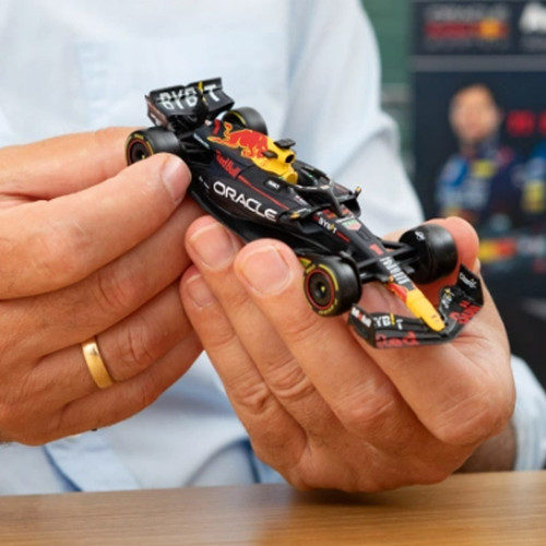 Oracle Red Bull Racing 24 Days Model Advent Calendar