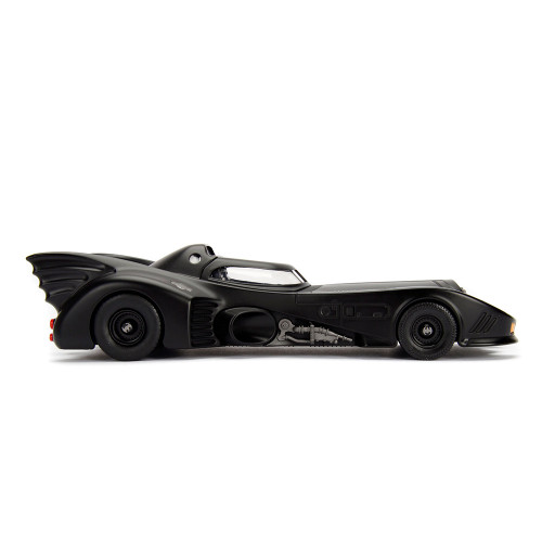 Batman 1989 Batmobile with Figure 1:24 Model