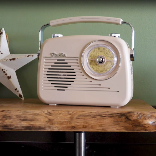 RED5 Retro Radio