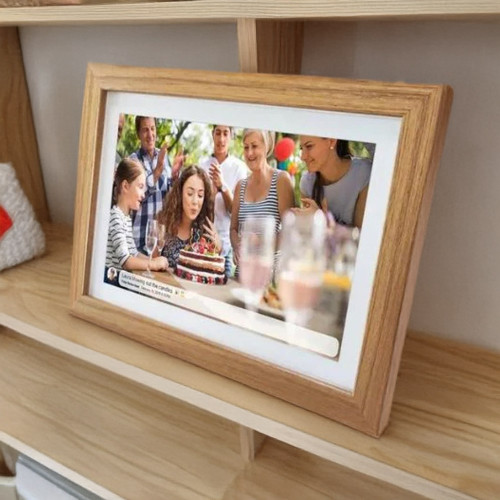 Digital Oak Photo Frame