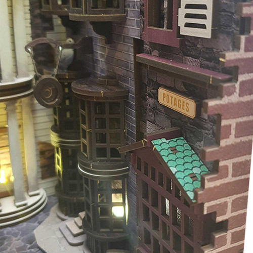 Harry Potter Tiny Adventures Diagon Alley Book Nook Kit