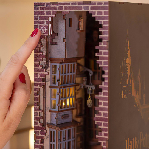 Harry Potter Tiny Adventures Diagon Alley Book Nook Kit