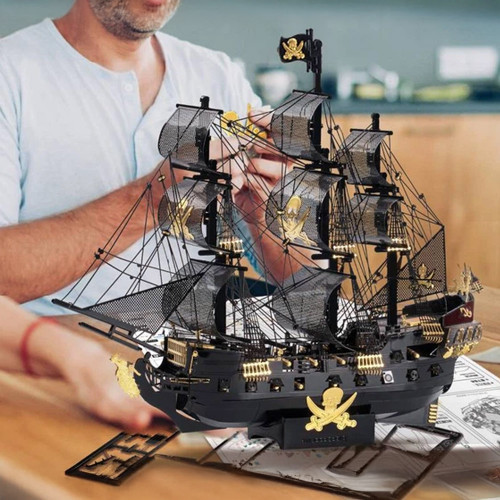 The Black Pearl Metal Construction Set