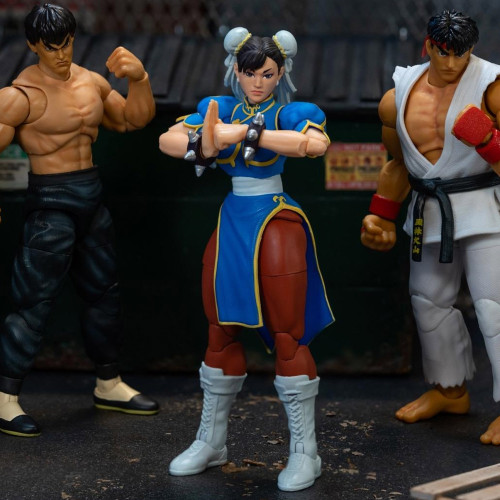 Street Fighter Chun-Li Deluxe Collector Figure