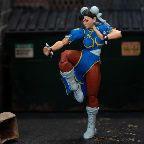 Street Fighter Chun-Li Deluxe Collector Figure