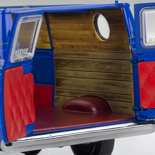 Stranger Things WSQK Squawk Van Model Kit