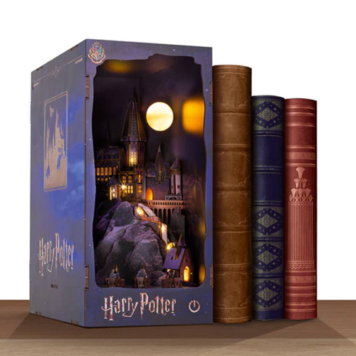 Harry Potter Tiny Adventures Hogwarts Castle Book Nook Kit