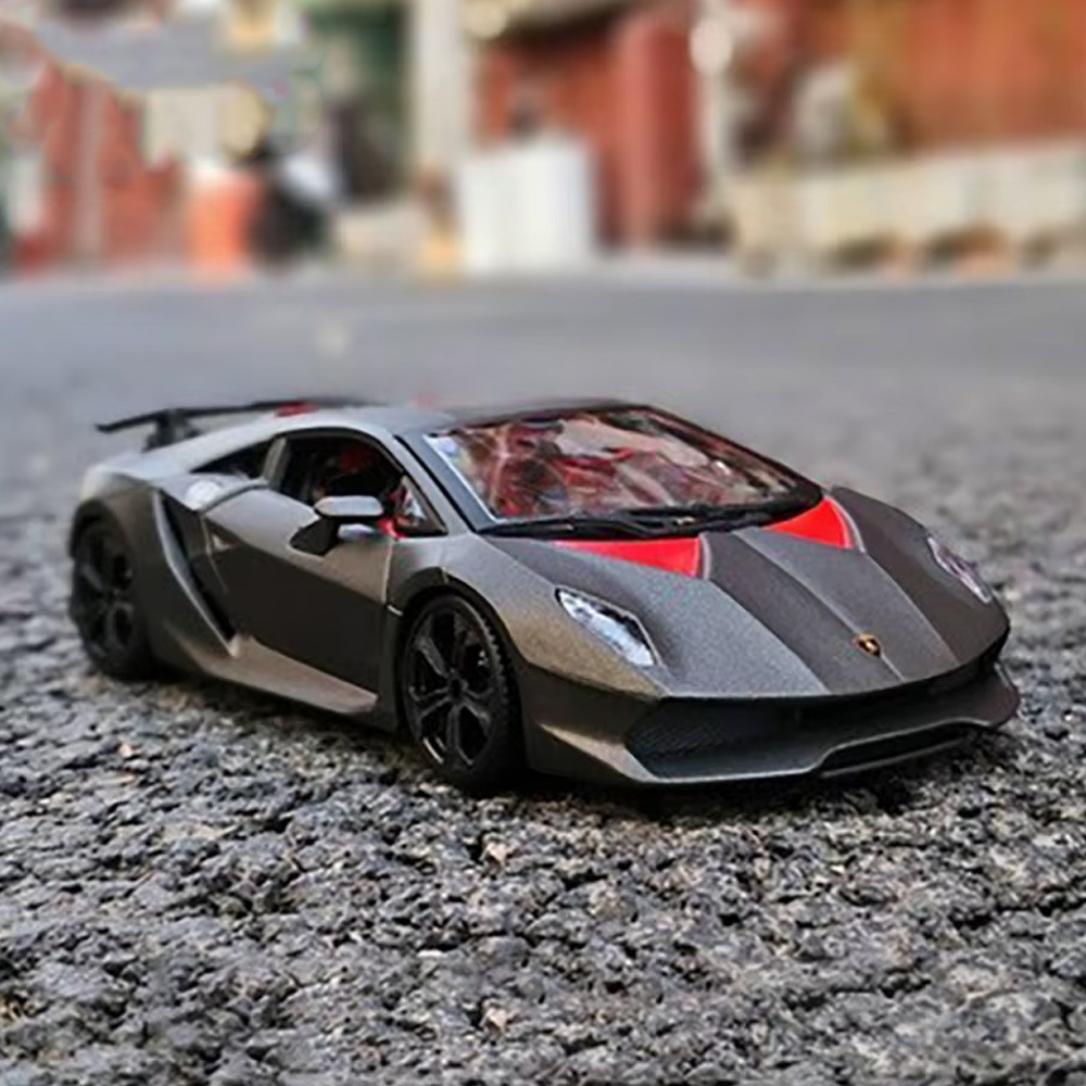 Lamborghini Sesto Elemento Diecast Car 1:24 Scale By Bburago