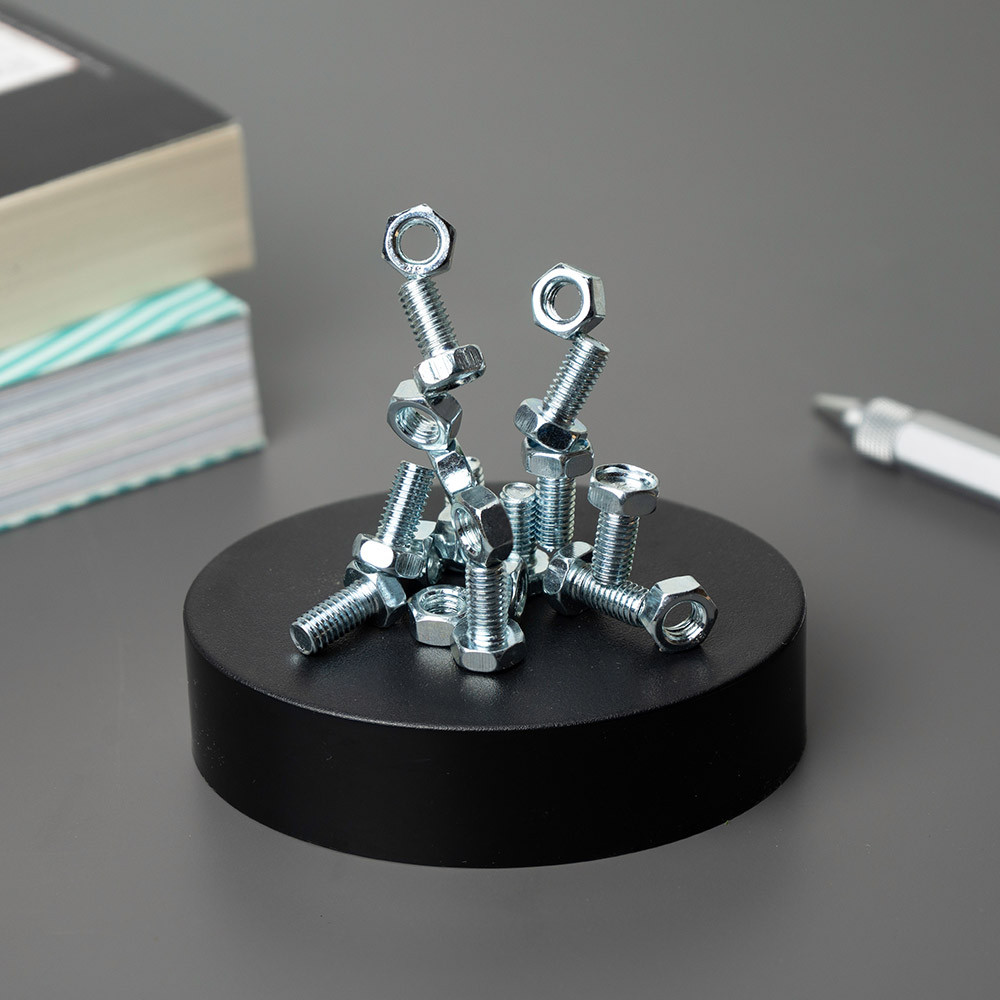 InGenious Magnetic Nuts and Bolts