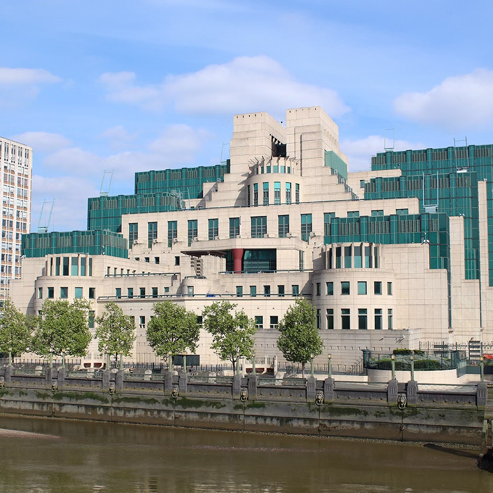 Virgin Experience Days Ltd James Bond Themed Walking Tour Of London For Two