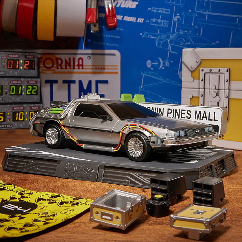 Universal Pictures 24 Days Back To The Future Model Advent Calendar