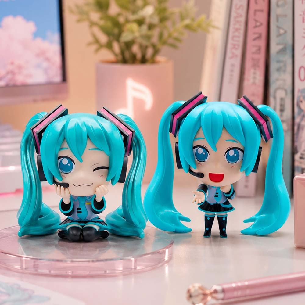 Vocaloid Hatsune Miku Collectible Figure - Random Assorted Style