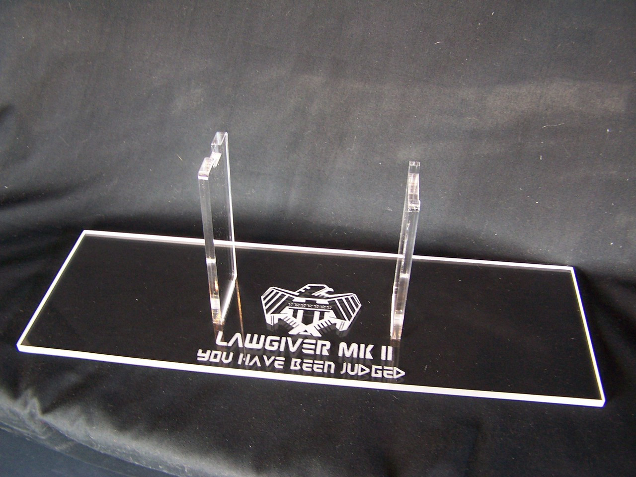 Judge Dredd Lawgiver MkII stand - Display Stands Direct