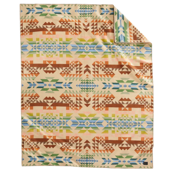 Robe Opal Springs Pendleton Blanket