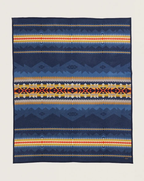Robe Unnapped Cascadia Jacquard Blanket